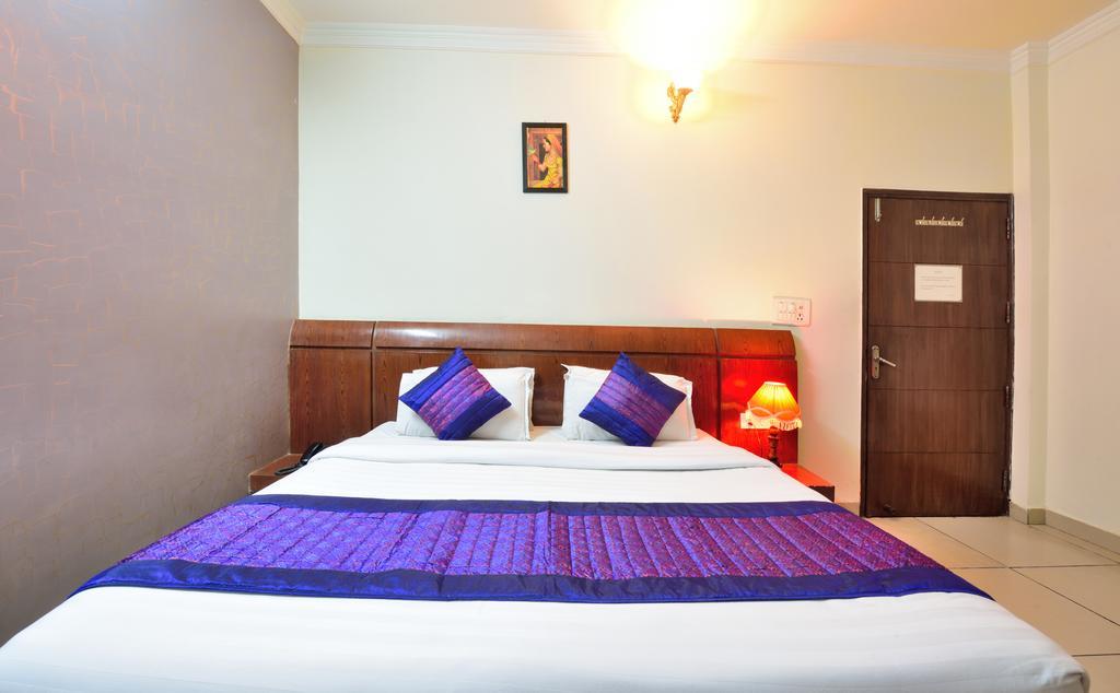 Centra Inn New Delhi Exterior photo